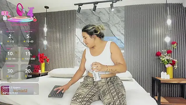 julietha taylor online show from April 15, 1:12 am