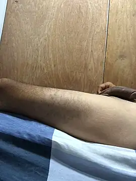 isacalejandroo online show from January 28, 5:32 am