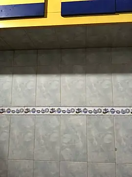 isacalejandroo online show from February 16, 2:31 am