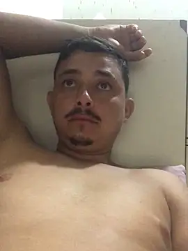 isacalejandroo online show from February 22, 11:14 pm