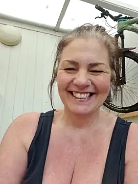 Snapshot of 420Curvybabe chatting on February 25, 12:13 pm 420Curvybabe online show from February 25, 12:13 pm