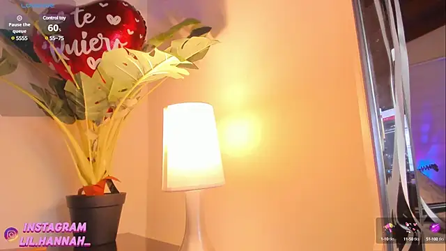 Snapshot of lil_hanna18 chatting on March 8, 2:55 am lil hanna18 online show from March 8, 2:55 am