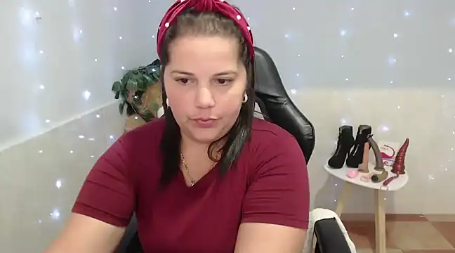 kiara scottt online show from January 4, 4:55 am