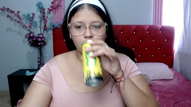 Snapshot of angel_barbie_1 chatting on July 22, 1:58 pm angel barbie 1 online show from July 22, 1:58 pm
