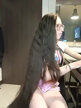 Snapshot of milena_23x chatting on January 18, 5:31 am milena 23x online show from January 18, 5:31 am