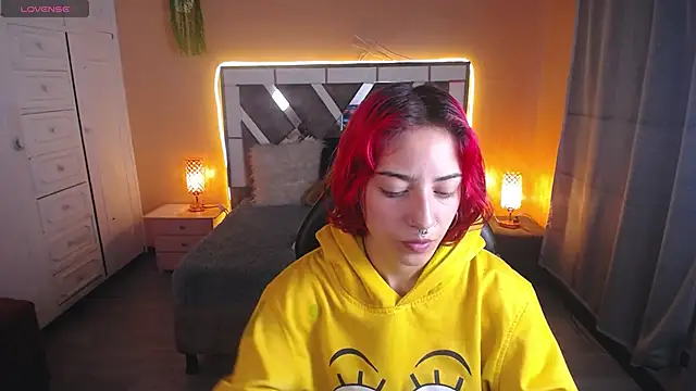 Snapshot of Scarllett_BDSM chatting on December 3, 4:36 am Scarllett BDSM online show from December 3, 4:36 am