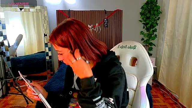 Snapshot of Scarllett_BDSM chatting on October 27, 10:25 pm Scarllett BDSM online show from October 27, 10:25 pm