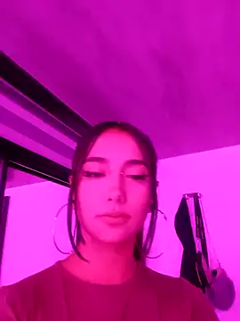 Snapshot of _ella_b chatting on January 14, 7:48 am ella b online show from January 14, 7:48 am