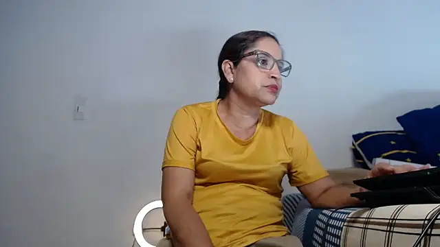 Yaya    11 online show from March 26, 11:21 pm