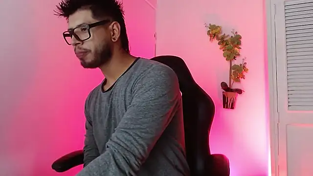 Snapshot of Colby_brown03 chatting on October 24, 6:59 pm Colby brown03 online show from October 24, 6:59 pm