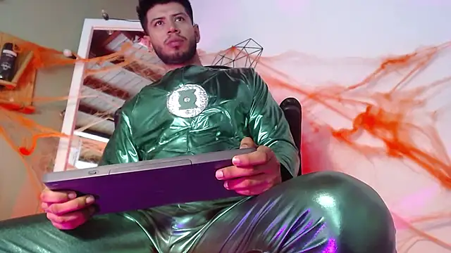 Snapshot of Colby_brown03 chatting on October 28, 7:27 pm Colby brown03 online show from October 28, 7:27 pm