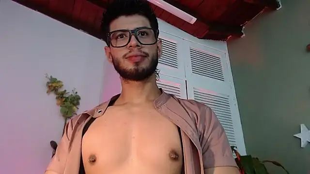 Snapshot of Colby_brown03 chatting on November 6, 7:04 pm Colby brown03 online show from November 6, 7:04 pm