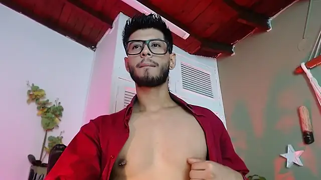 Snapshot of Colby_brown03 chatting on November 16, 8:03 pm Colby brown03 online show from November 16, 8:03 pm