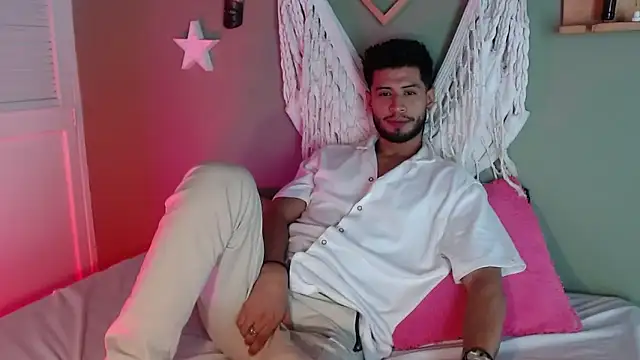 Snapshot of Colby_brown03 chatting on November 19, 3:50 am Colby brown03 online show from November 19, 3:50 am