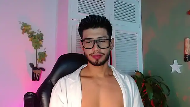 Snapshot of Colby_brown03 chatting on November 19, 7:47 pm Colby brown03 online show from November 19, 7:47 pm