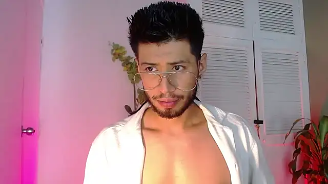 Snapshot of Colby_brown03 chatting on November 21, 7:34 pm Colby brown03 online show from November 21, 7:34 pm