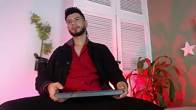 Snapshot of Colby_brown03 chatting on November 29, 7:17 pm Colby brown03 online show from November 29, 7:17 pm