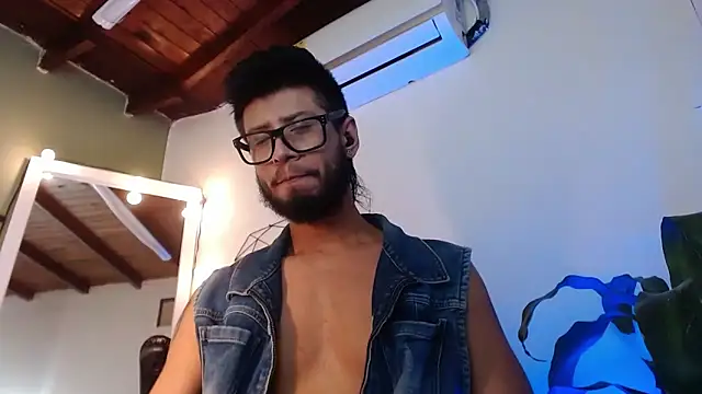 Snapshot of Colby_brown03 chatting on February 1, 9:24 pm Colby brown03 online show from February 1, 9:24 pm