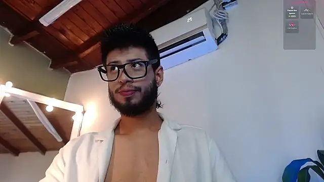 Snapshot of Colby_brown03 chatting on February 4, 7:20 pm Colby brown03 online show from February 4, 7:20 pm