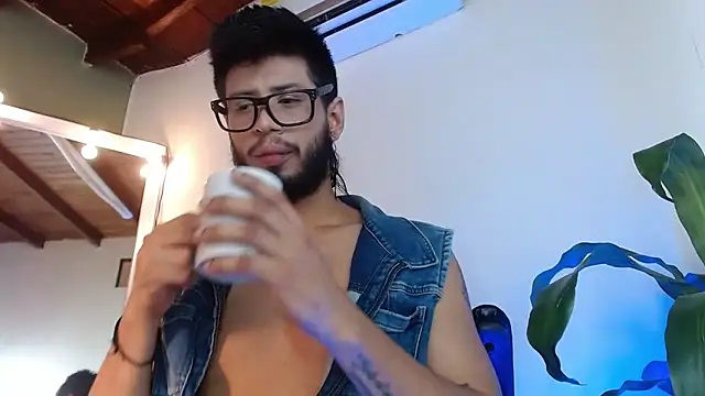 Snapshot of Colby_brown03 chatting on February 8, 9:07 pm Colby brown03 online show from February 8, 9:07 pm