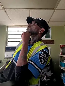 Snapshot of Txdarkmeat74 chatting on February 9, 6:45 pm Txdarkmeat74 online show from February 9, 6:45 pm