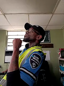 Snapshot of Txdarkmeat74 chatting on February 10, 6:34 pm Txdarkmeat74 online show from February 10, 6:34 pm