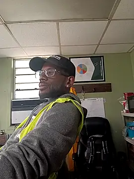 Snapshot of Txdarkmeat74 chatting on February 25, 6:17 pm Txdarkmeat74 online show from February 25, 6:17 pm