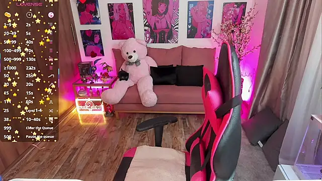 Snapshot of annieesweett chatting on July 9, 7:18 pm annieesweett online show from July 9, 7:18 pm