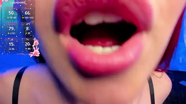 Snapshot of ZaraWest chatting on March 21, 3:33 am ZaraWest online show from March 21, 3:33 am