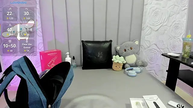 Snapshot of AlexaFoxy18 chatting on August 1, 6:12 am AlexaFoxy18 online show from August 1, 6:12 am