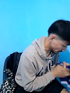 Snapshot of charlesss19 chatting on March 21, 7:57 pm charlesss19 online show from March 21, 7:57 pm