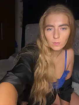 Snapshot of Summer_Paige chatting on February 2, 2:06 am Summer Paige online show from February 2, 2:06 am