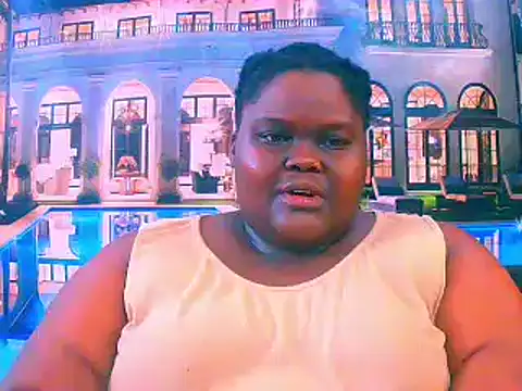 Snapshot of EbonyHotBuns chatting on July 4, 6:25 pm EbonyHotBuns online show from July 4, 6:25 pm
