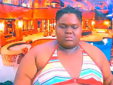 Snapshot of EbonyHotBuns chatting on July 9, 8:29 am EbonyHotBuns online show from July 9, 8:29 am