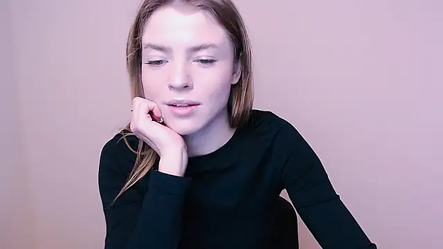Snapshot of MissOliviaa_ chatting on January 4, 9:32 am MissOliviaa  online show from January 4, 9:32 am