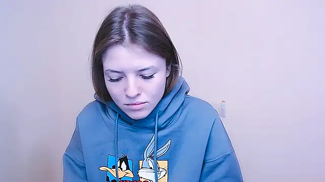 Snapshot of MissOliviaa_ chatting on January 10, 1:20 pm MissOliviaa  online show from January 10, 1:20 pm