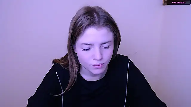 Snapshot of MissOliviaa_ chatting on January 17, 9:49 am MissOliviaa  online show from January 17, 9:49 am