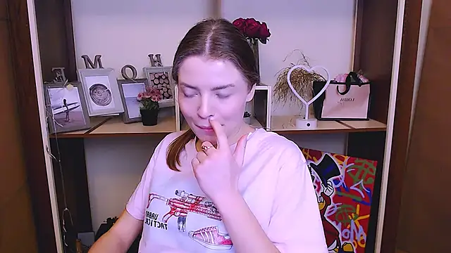 Snapshot of MissOliviaa_ chatting on January 25, 9:47 am MissOliviaa  online show from January 25, 9:47 am