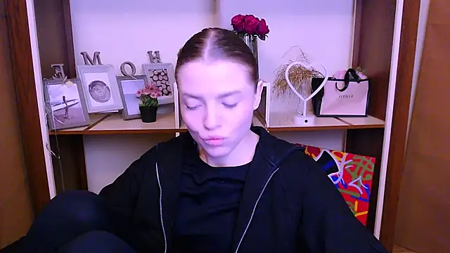 Snapshot of MissOliviaa_ chatting on January 26, 7:53 am MissOliviaa  online show from January 26, 7:53 am