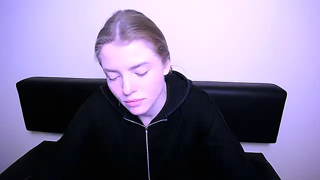 Snapshot of MissOliviaa_ chatting on January 31, 2:49 pm MissOliviaa  online show from January 31, 2:49 pm