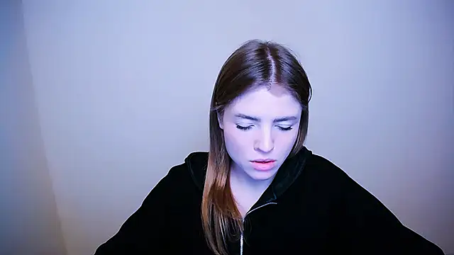 Snapshot of MissOliviaa_ chatting on February 11, 1:20 pm MissOliviaa  online show from February 11, 1:20 pm