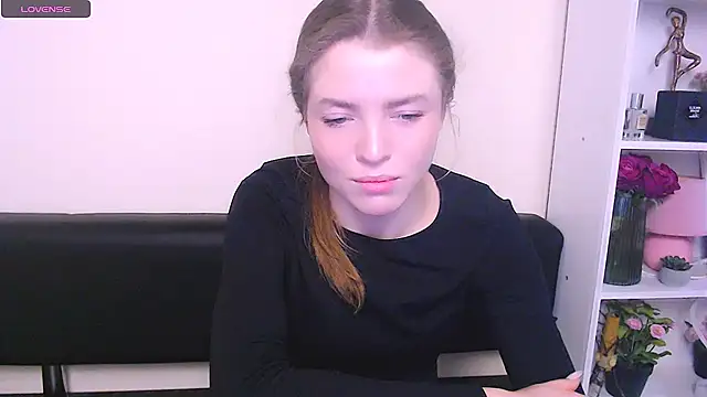 Snapshot of MissOliviaa_ chatting on February 14, 7:59 am MissOliviaa  online show from February 14, 7:59 am