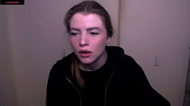 Snapshot of MissOliviaa_ chatting on February 22, 9:01 am MissOliviaa  online show from February 22, 9:01 am