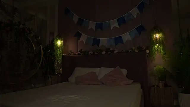 Snapshot of Smiley_Mia chatting on September 28, 5:02 am Smiley Mia online show from September 28, 5:02 am