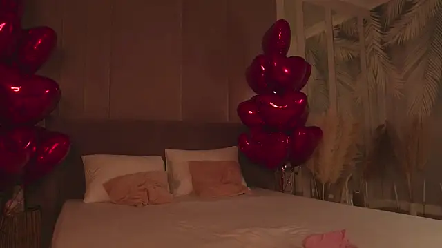 Smiley Mia online show from February 9, 5:11 am