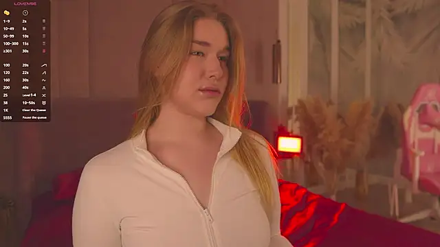 Smiley Mia online show from March 31, 5:19 am