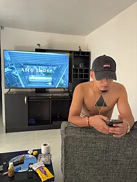 ArturoDelgado1 online show from March 28, 4:28 pm