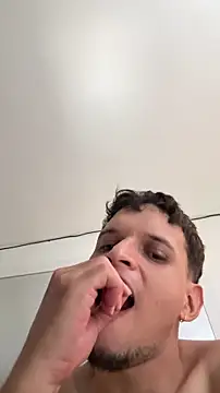 ArturoDelgado1 online show from April 15, 5:42 pm