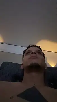 ArturoDelgado1 online show from April 16, 12:44 am