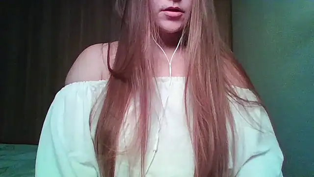 Evasapples online show from April 7, 7:25 pm